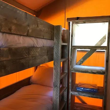 - El Solsones キャンプ場 4*