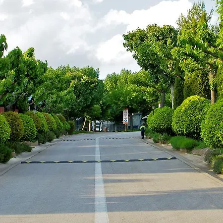 - El Solsones Кемпинг